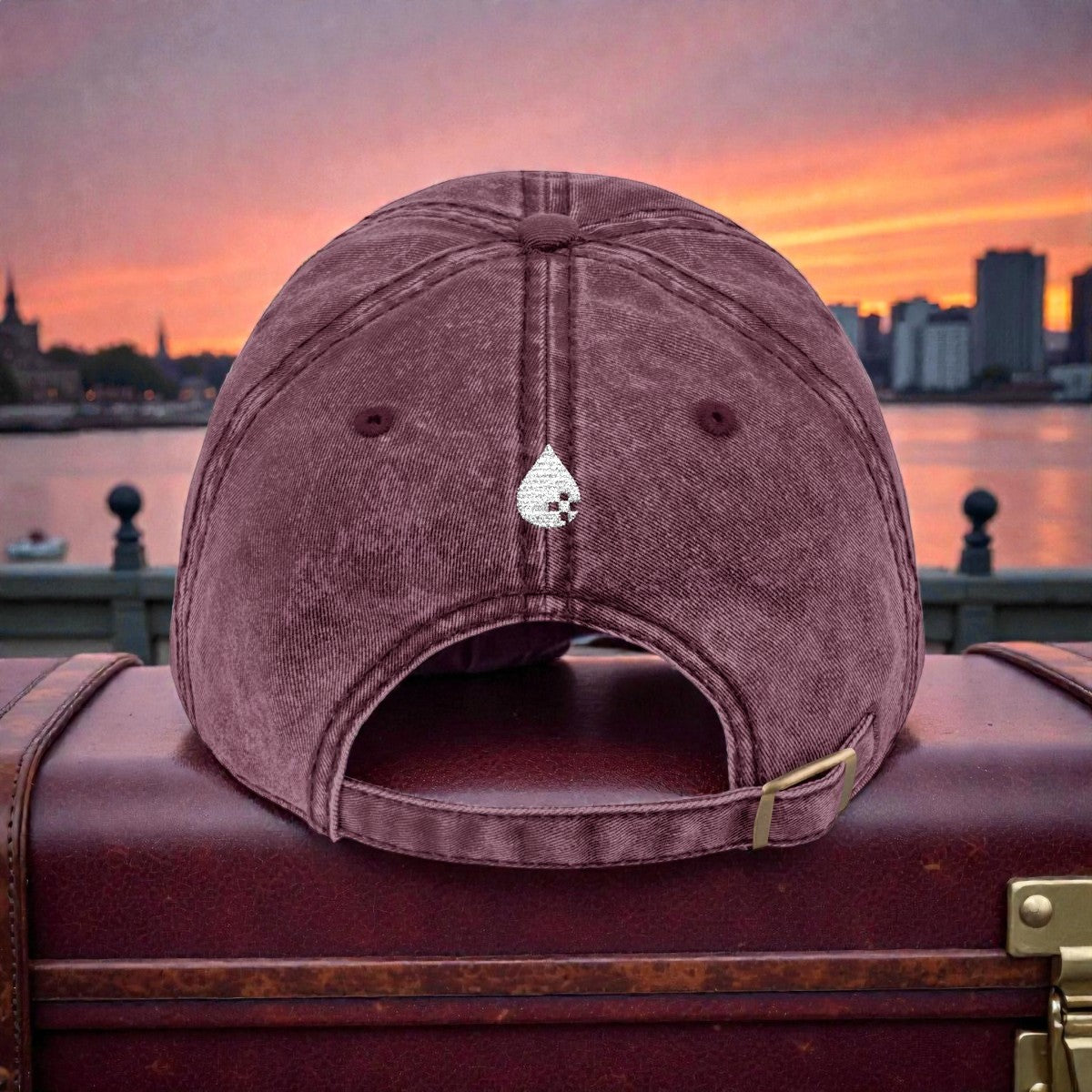 HEAVY HEART - Embroidered Vintage Cap